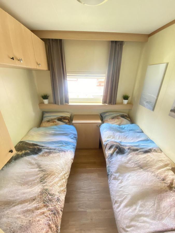 - 1653 Chalet *