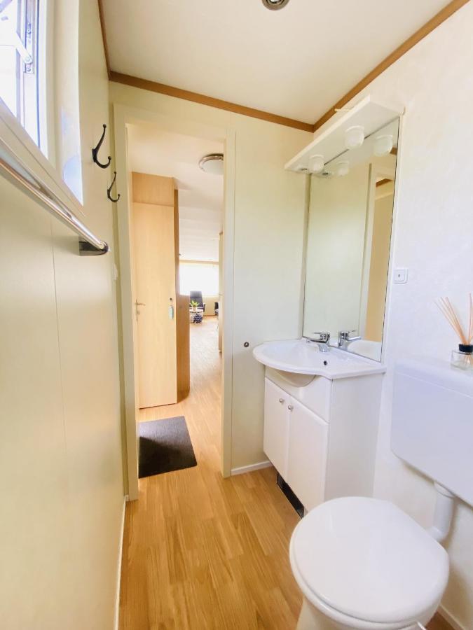 - 1653 Chalet